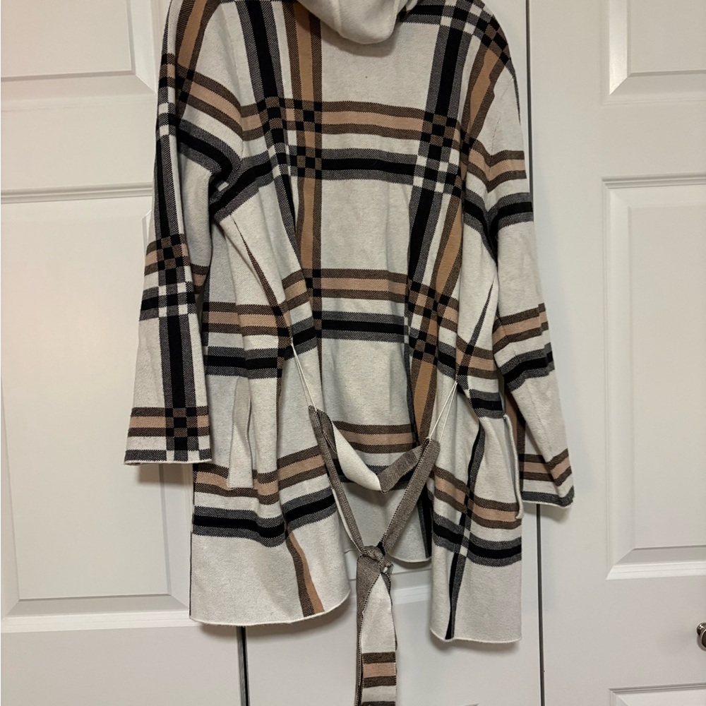 Christian Siriano Open-Front Plaid Coatigan in Cream, Black & Brown - Picture 3 of 3